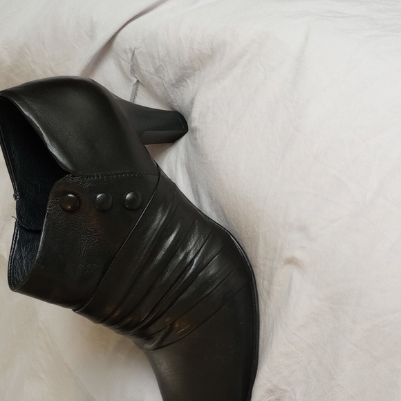 Nurture Heels - Picture 5 of 9